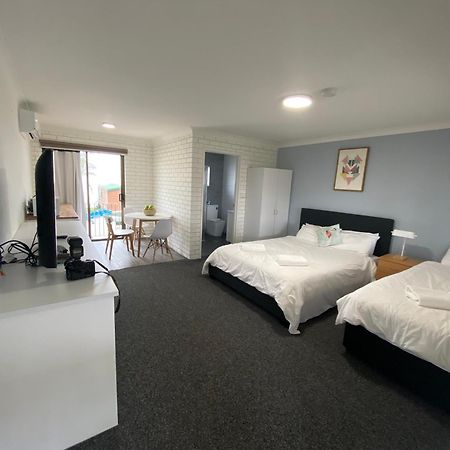 Golf Place&Lakeside Inns Primbee Exterior foto