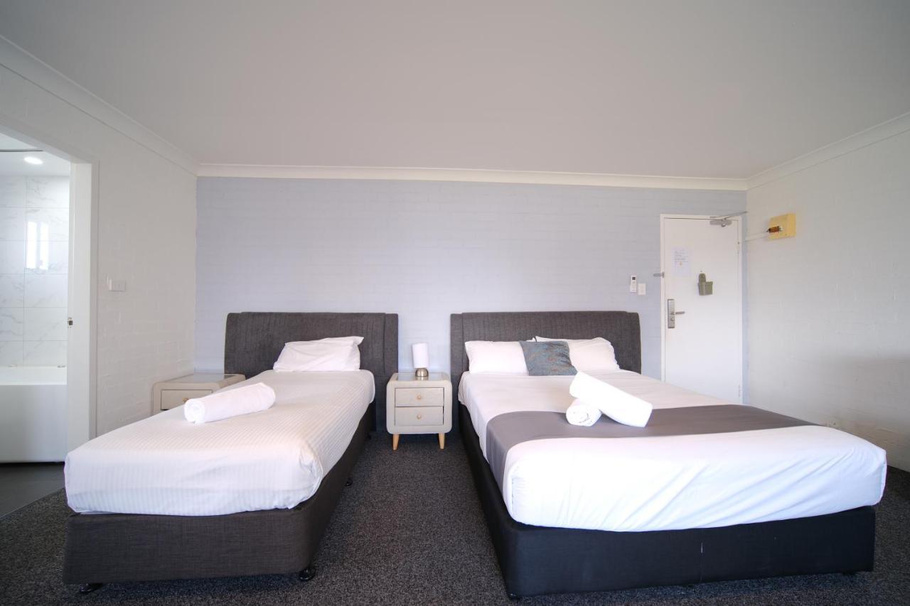 Golf Place&Lakeside Inns Primbee Exterior foto
