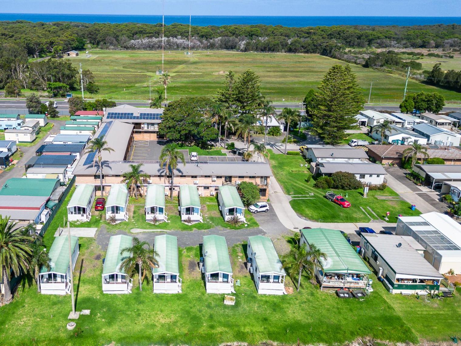 Golf Place&Lakeside Inns Primbee Exterior foto