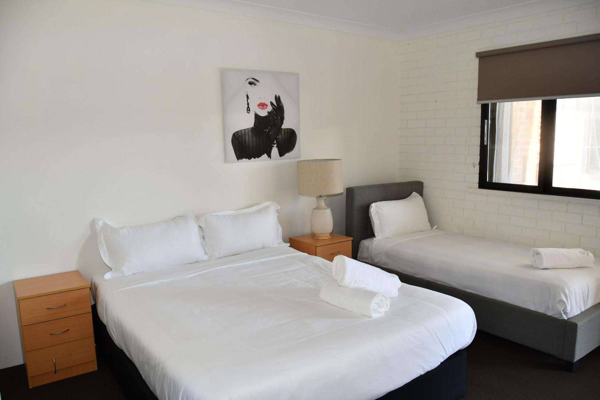 Golf Place&Lakeside Inns Primbee Exterior foto